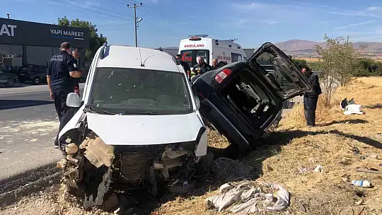 Elazığ'da trafik kazası: 3 yaralı