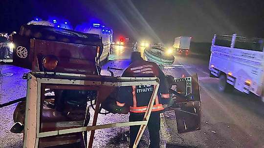 Traktör ile otomobil çarpıştı: 2 yaralı