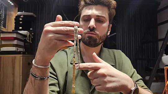 Elazığ'da yapımı tam 3 ay sürdü: Pırlanta işlemeli tespih görücüye çıktı