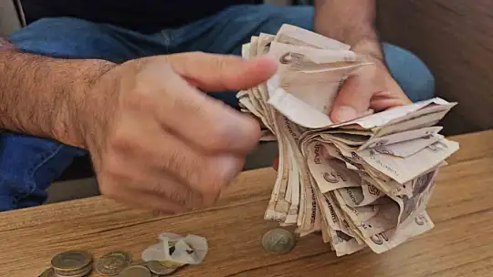 Elazığ'da zabıta ekiplerinden dilenci operasyonu