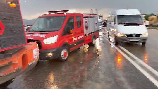 Elazığ-Tunceli yolu sel nedeniyle ulaşıma kapandı