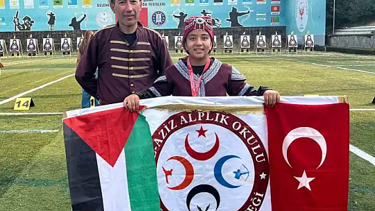 Elazığlı Buğlem Sare'den yeni derece