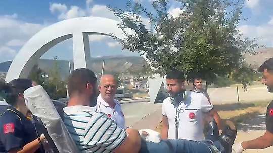Elinden yaralanan hasta ambulans helikopterle Malatya'ya sevk edildi