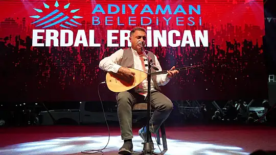 Adıyaman Belediyesi Erdal Erzincan konseri büyük ilgi gördü