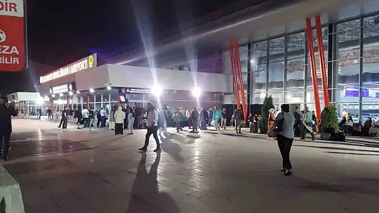 Erzurum Havalimanında bomba ihbarı! Seferler iptal oldu