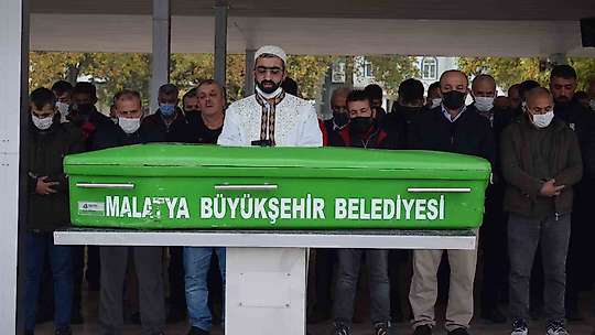 Eşini sokak ortasında öldüren sanığın cezası istinafta 24 yıla indirildi