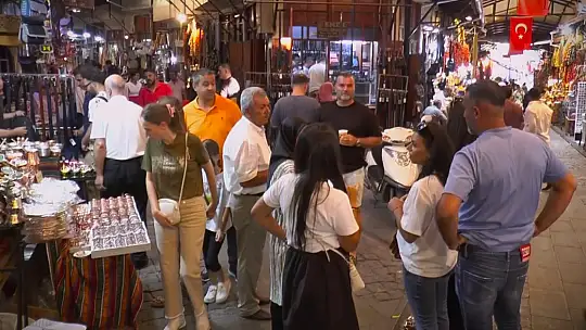 Esnafın dört gözle beklediği gurbetçiler gelmeye başladı