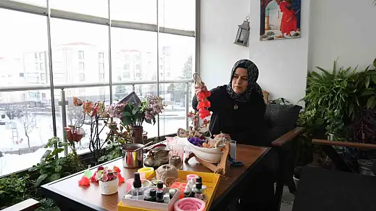 Ev hanımının azmi: 20 belge aldı ve 300 öğrenciye usta oldu