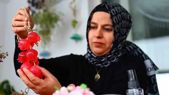 Ev hanımının azmi: 20 belge aldı ve 300 öğrenciye usta oldu