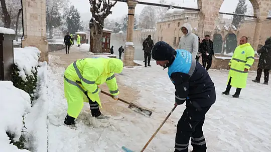 Eyyübiye Belediyesi ekiplerinden kar mesaisi