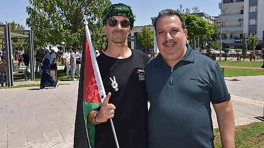 Filistin Konvoyu'na katılan Fransız aktivist müslüman oldu
