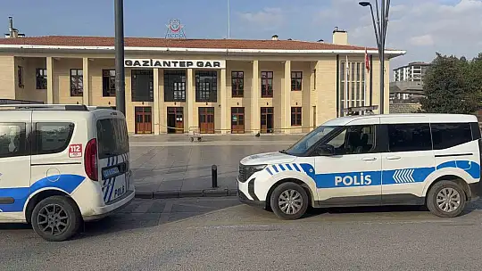 Gar istasyonunda şüpheli çanta paniği