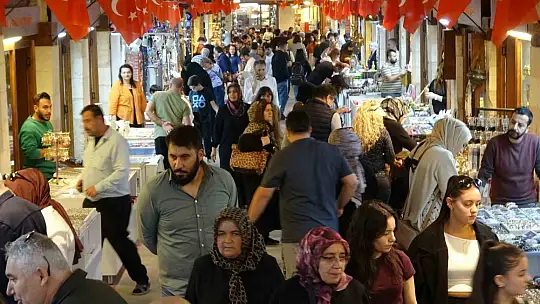 Gaziantep'in tarihi mekanlarında adım atacak yer kalmadı