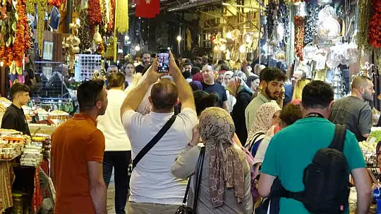 Gaziantep'in tarihi mekanlarında adım atacak yer kalmadı