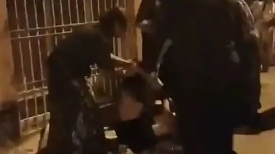 Gaziantep'te 4 kadın, sokakta oturan başka bir kadını sopalarla darp etti