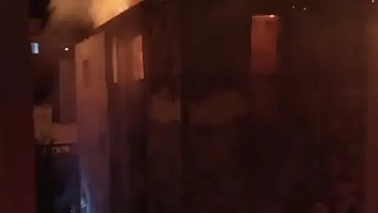 Gaziantep'te 4 katlı bina alevlere teslim oldu