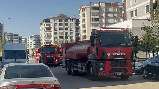 Gaziantep'te 4 katlı binanın terasında yangın