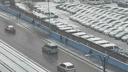 Gaziantep'te beklenen kar yağışı etkisini göstermeye başladı