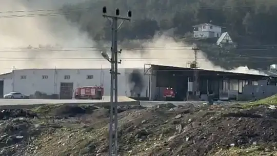 Gaziantep'te biber fabrikasında korkutan yangın