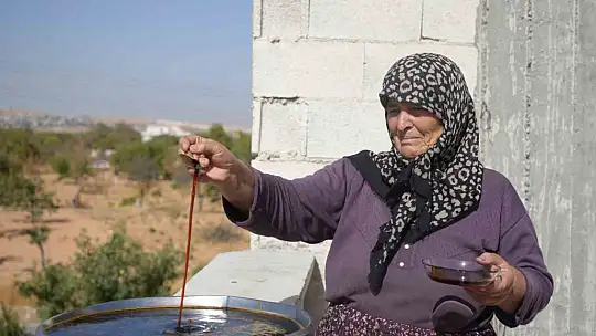 Gaziantep'te dev kazanlar pekmez yapımı için kaynıyor