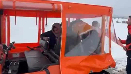 Gaziantep'te düşük riski olan hamile kadın paletli kar aracıyla kurtarıldı