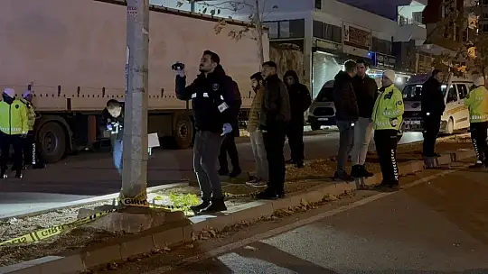 Gaziantep'te feci kaza: Otomobilin çarptığı anne öldü, kızı ağır yaralandı