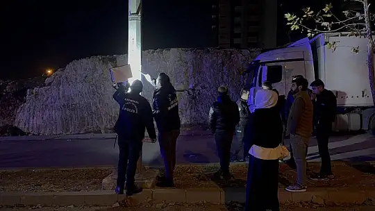 Gaziantep'te feci kaza: Otomobilin çarptığı anne öldü, kızı ağır yaralandı