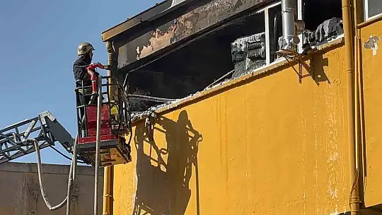 Gaziantep'te gıda işletmesindeki yangın söndürüldü