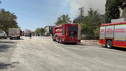 Gaziantep'te halı fabrikasındaki yangın söndürüldü