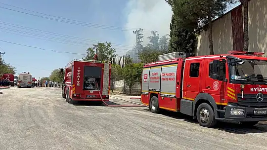 Gaziantep'te halı fabrikasındaki yangın söndürüldü