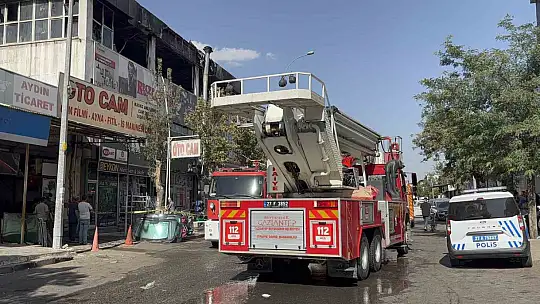 Gaziantep'te iş yerinde çıkan yangını itfaiye söndürdü