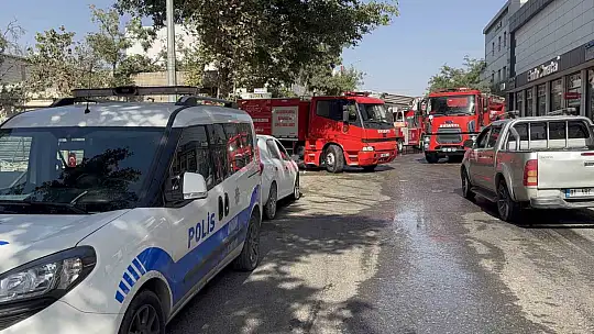 Gaziantep'te iş yerinde çıkan yangını itfaiye söndürdü