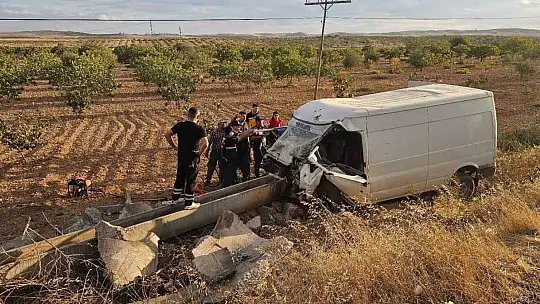 Gaziantep'te kamyonet şarampole uçtu: 2 ağır yaralı