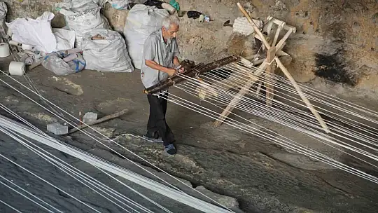 Gaziantep'te kendircilik mesleğini yapan 2 usta kaldı