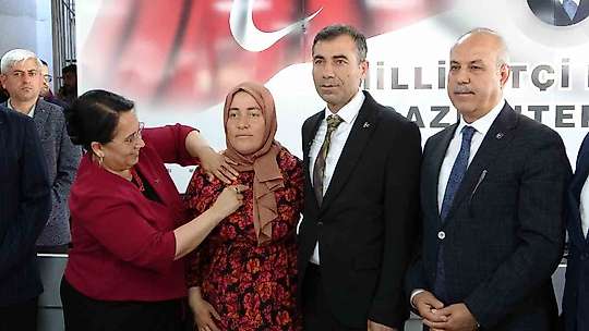 Gaziantep'te partisinden istifa eden 300 kişi MHP'ye katıldı