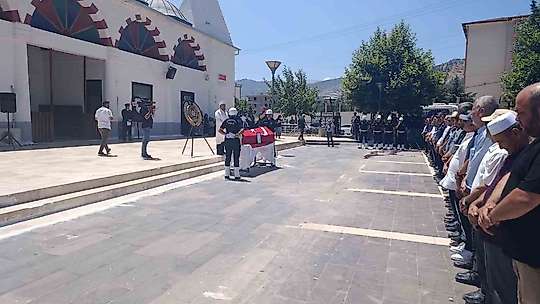 Gaziantep'te polis memuru son yolculuğuna uğurlandı