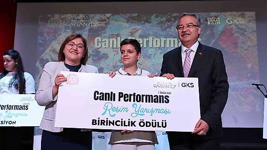 Gaziantep'te sanatla yükselen öğrenciler ödüllendirildi