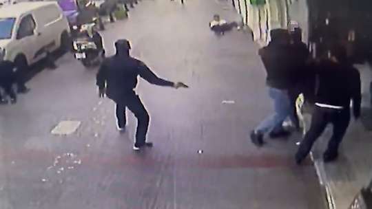 Gaziantep'te silahlı kavgada 4 kişi yaralandı: O anlar kamerada