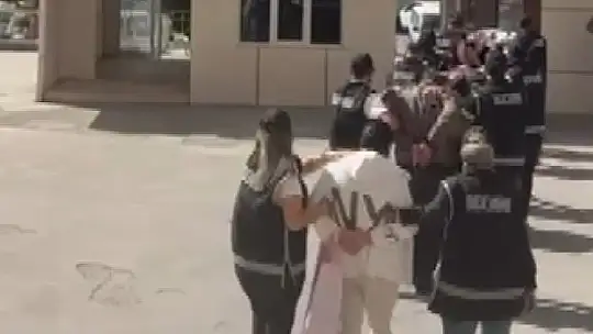 Gaziantep'te şok görüntüler: Doktorun para karşılığı sahte rapor pazarlığı saniye saniye kamerada