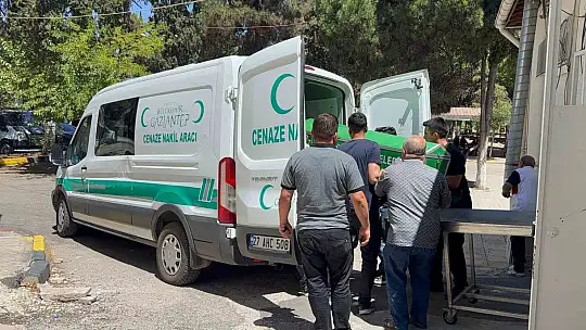 Gaziantep'te tır traktöre çarptı: 1 ölü, 1 yaralı