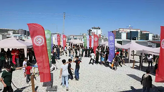 Geleneksel oyunlar tırı Adıyaman'da çocuklarla buluştu