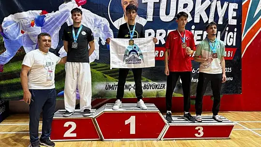 Genç karateci Türkiye Şampiyonu oldu