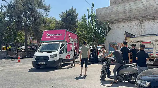 Geri manevra yapan kamyonetin altında kalan çocuk hayatını kaybetti