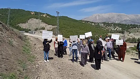 Gölbaşı'nda köylülerden hayvan barınağı tepkisi: 'Gölbaşı Belediye Başkanı çok istiyorsa kendi köyüne barınak yapsın'