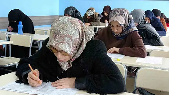 Görme engelli kardeşlerin Siyer Yarışması heyecanı