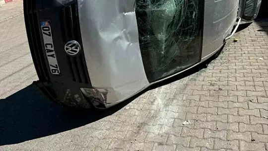Adıyaman Gölbaşı'nda hafif ticari araç takla attı