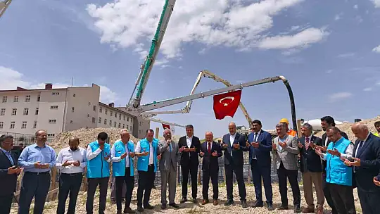 Hafızlık ve Kur'an kursu temeli dualarla atıldı