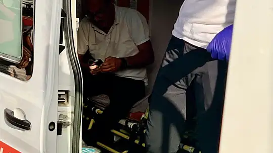 Hafriyat yüklü kamyon devrildi: 1 yaralı