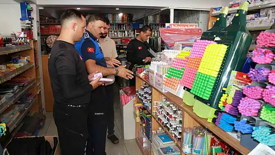 Haliliye'de zabıtadan kırtasiyelere denetim