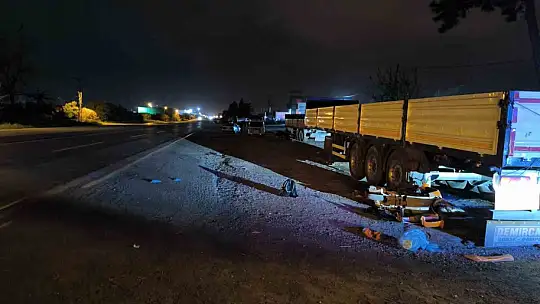 Hatay'da motosiklet ile otomobil çarpıştı: 1'i ağır 2 yaralı